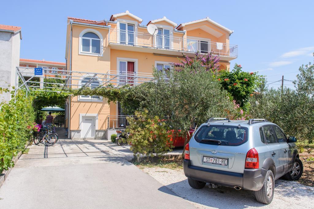 Apartments Grgic Трогир Екстериор снимка