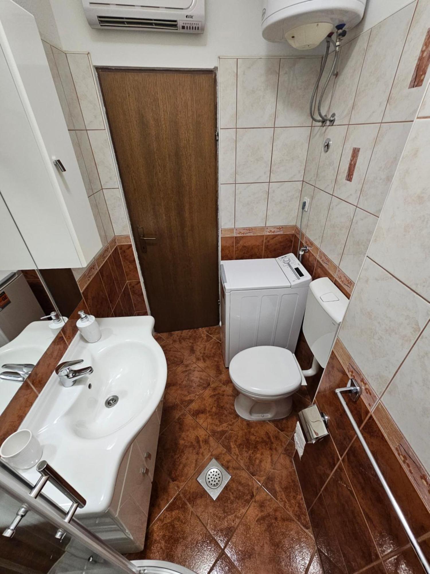 Apartments Grgic Трогир Екстериор снимка