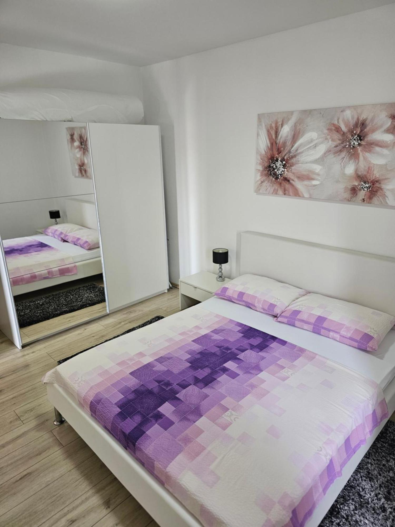 Apartments Grgic Трогир Екстериор снимка