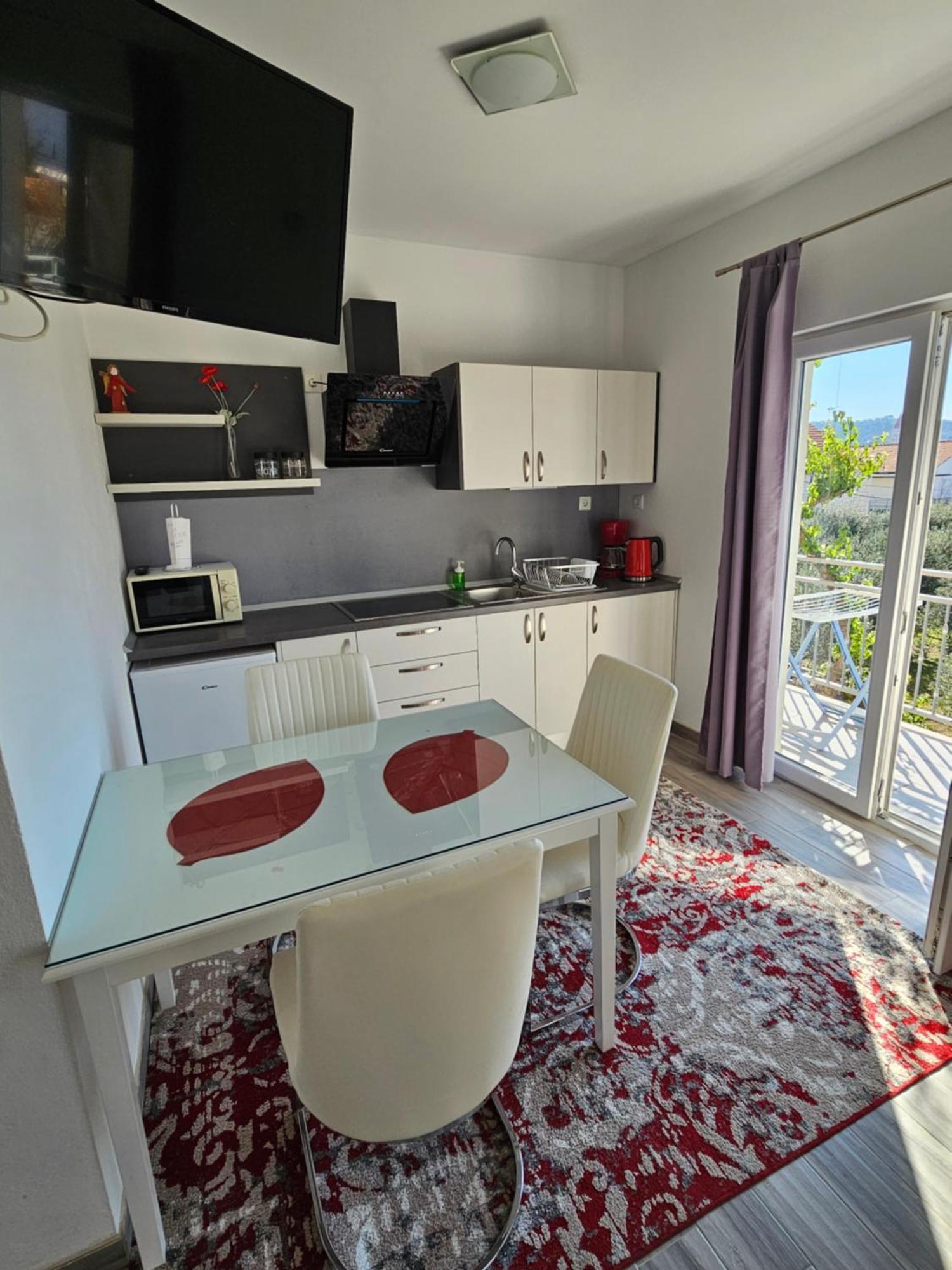 Apartments Grgic Трогир Екстериор снимка