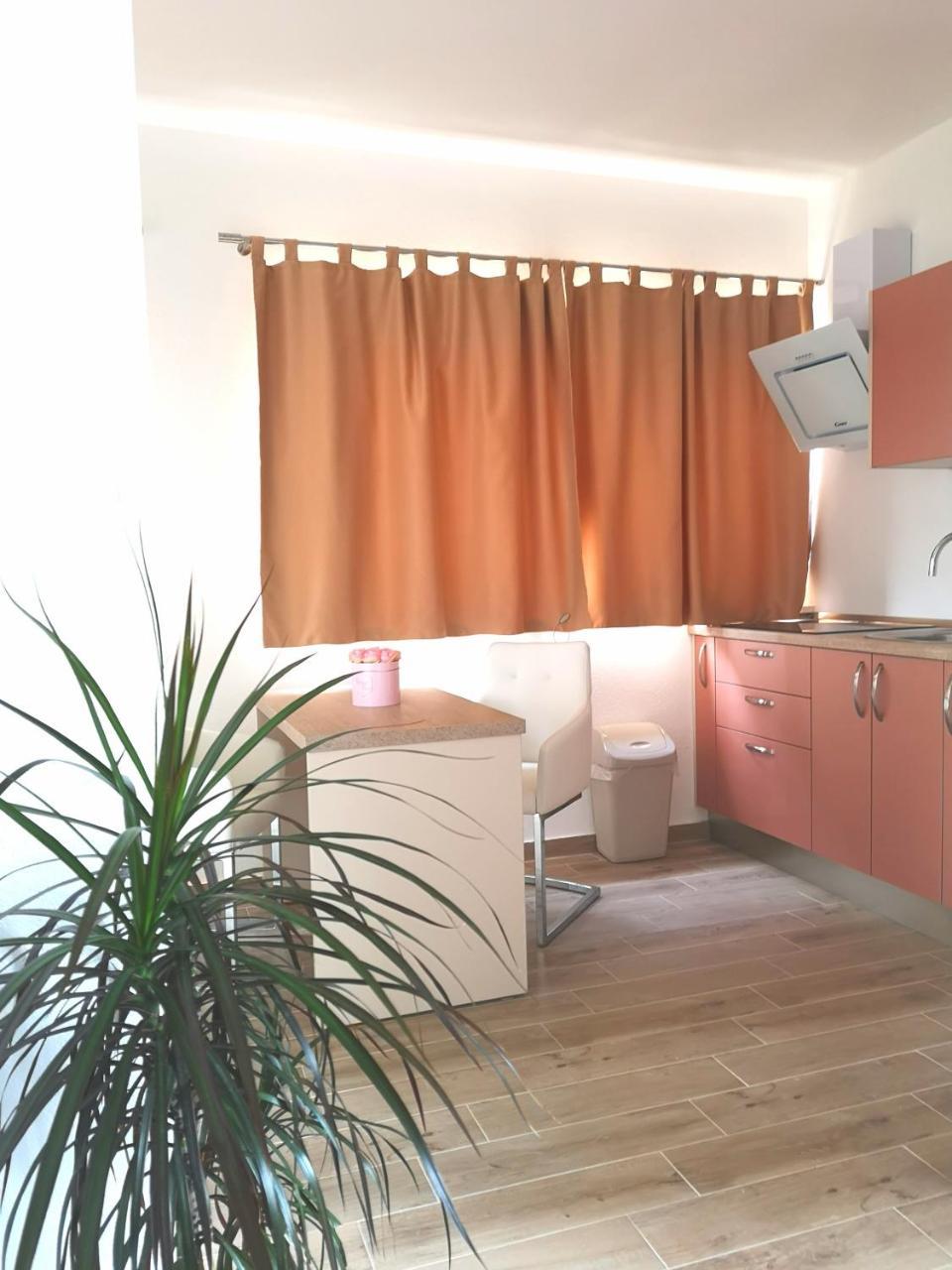 Apartments Grgic Трогир Екстериор снимка